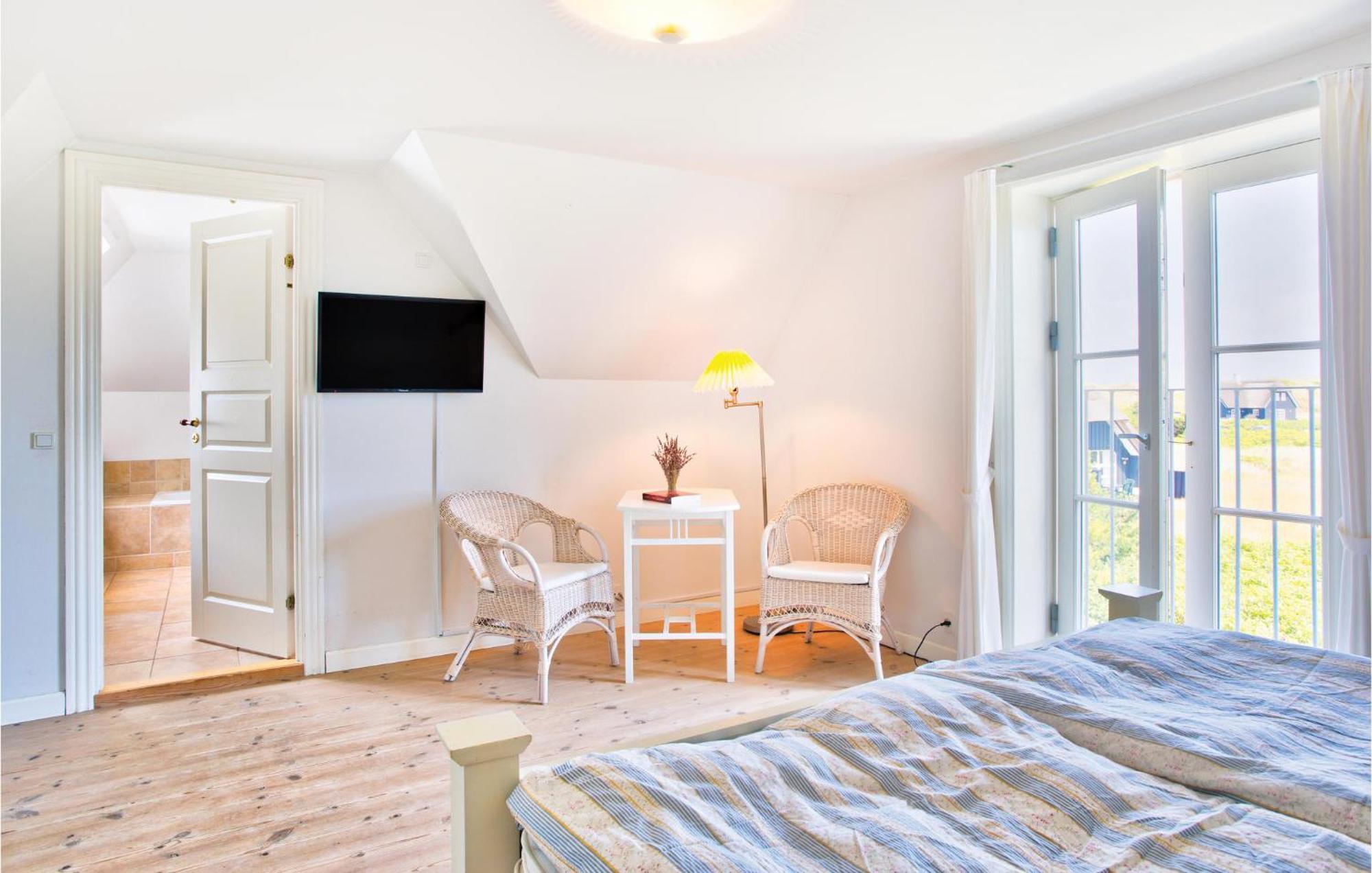 8 Bedroom Beautiful Home In Blåvand Exterior photo