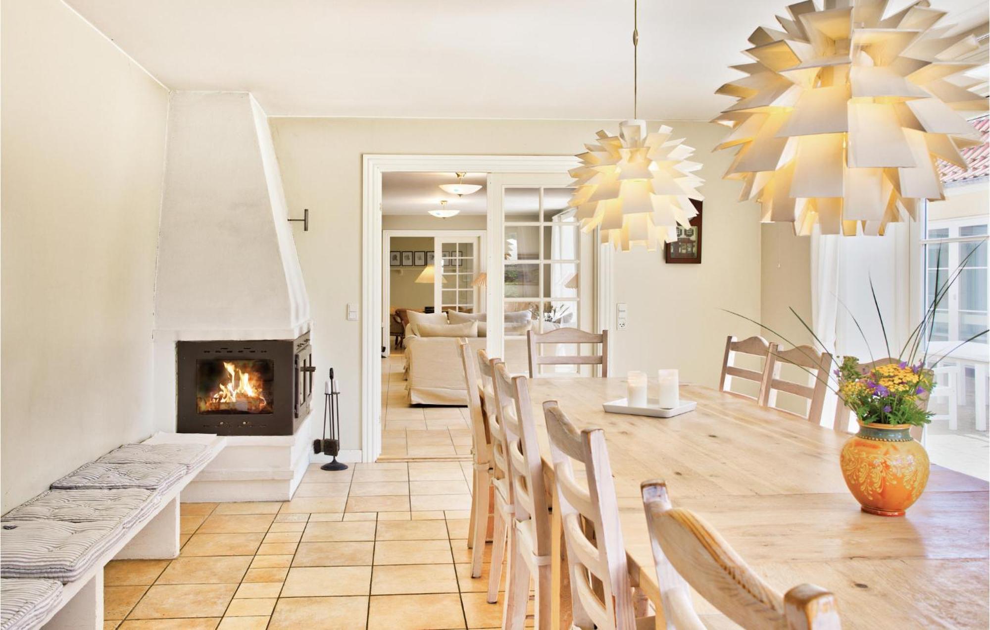 8 Bedroom Beautiful Home In Blåvand Exterior photo