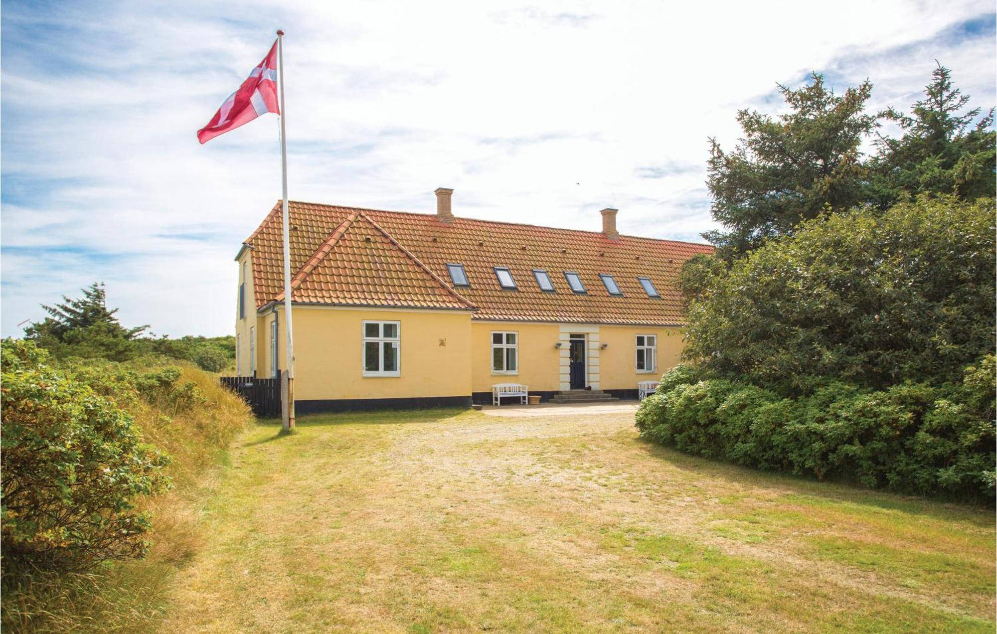 8 Bedroom Beautiful Home In Blåvand Exterior photo