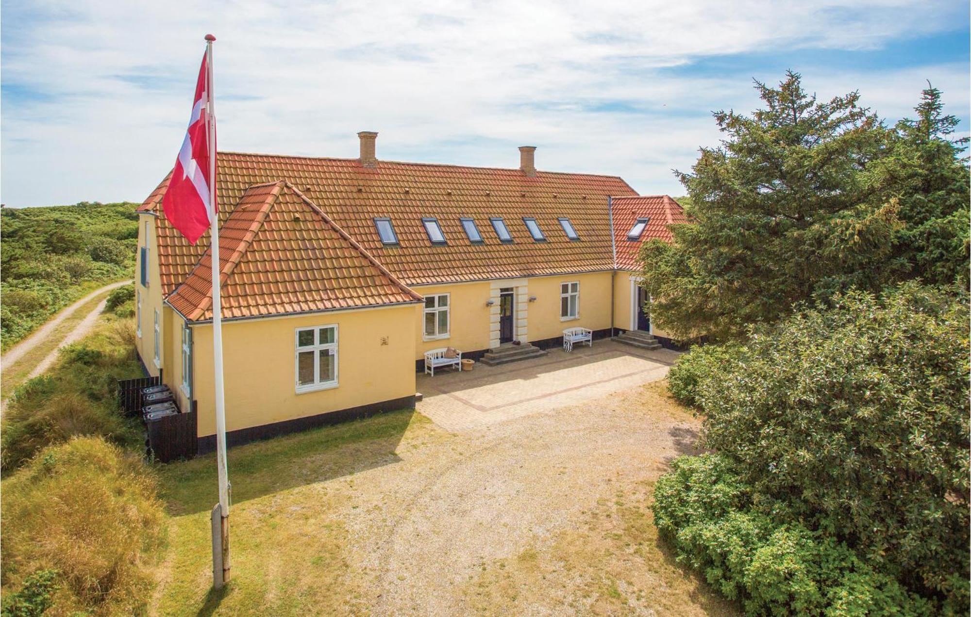 8 Bedroom Beautiful Home In Blåvand Exterior photo